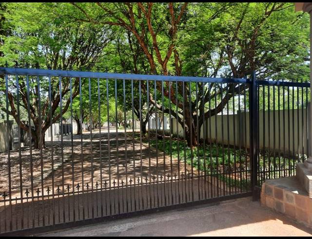 LAND FOR SALE IN KAMEELDRIFT EAST